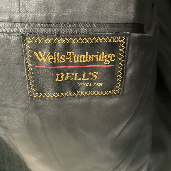 Classic Gray Pinstripe Men's Suit - Picture 5 of 6